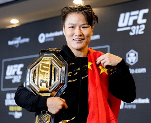 无缘双冠王！35岁张伟丽全场被压制挑战失败，仍1战狂赚2500万