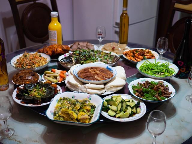 杀猪饭接力！河南民风大潮起	。