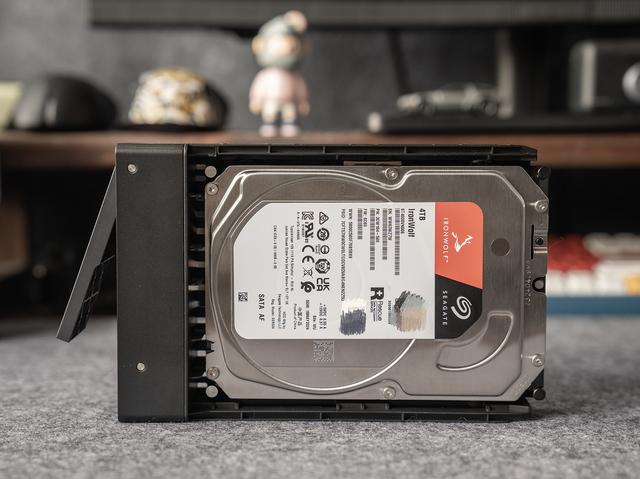 告别iCloud等网络云盘，用绿联DXP4800轻松打造个人私有云存储