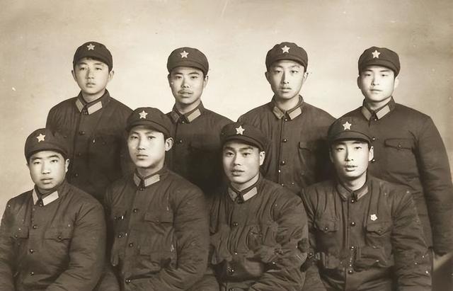 1978年继母送我去当兵，亲妈忽然出现要领我走，转身时我作出决定
