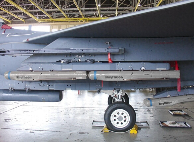 美千万军火还未抵日，中国援手先到了，战场已扩大，高市登机离国