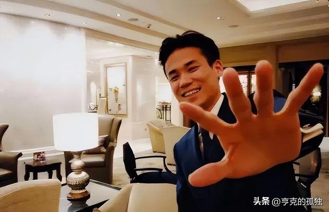 5年前，靠倒卖口罩一年赚60亿元，住5万一夜酒店的他，如今咋样了