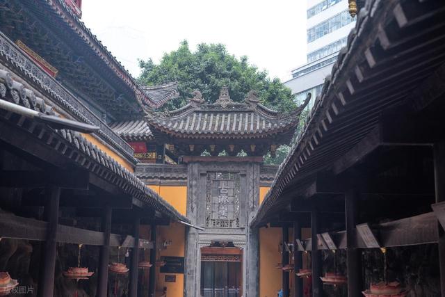 老重庆也未必知道！这座不起眼的山城古刹，是明玉珍称帝的登基地