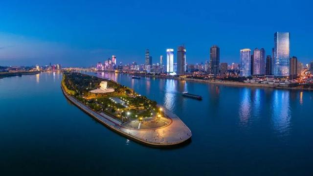 中国最会“花钱”的城市，为什么是长沙？