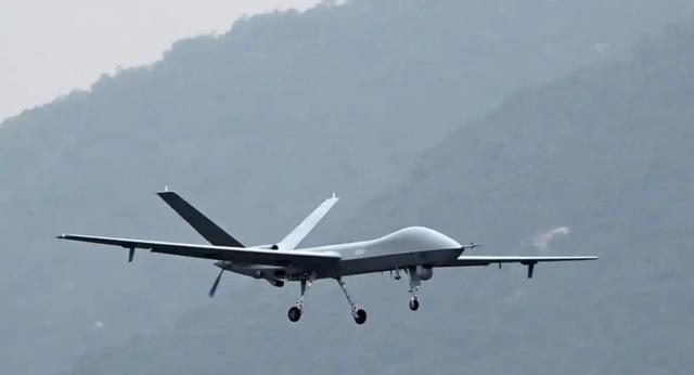 为了给日本撑腰，菲律宾的飞机闯入我国领空，不料掉入了天罗地网