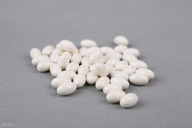 钙片吃多的 连环暴击！这些副作用你知道几个