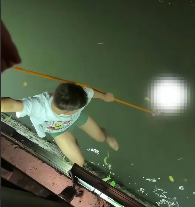 杭州男子救人！遭被救女子举报，原因曝光，男子反被骂，细节披露