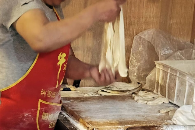 这座火车拉来的牛肉板面城，大多人都没怎么玩过