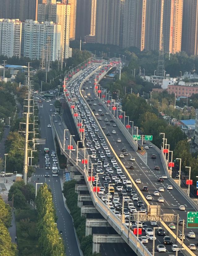 各大景区相继“沦陷”，新鲜数据出炉，网友：走了2亿人又来了3亿