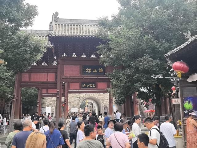 晋北的忻州古城很大，游客非常多，是我所见古城中最热闹古城景区