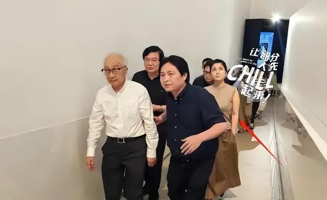 知名演员嫁大44岁老艺术家	，现丈夫91岁垂垂老矣，她47岁貌美如花