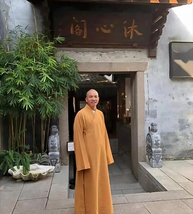多名情妇，被爆出的释永信，才知道她的坚守与慈悲有多让人景仰