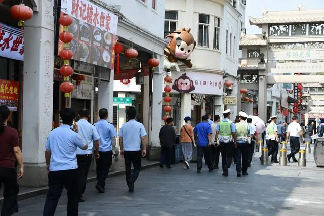 假期首日潮州古城喜迎“开门红”！多部门全力守护节日旅游环境