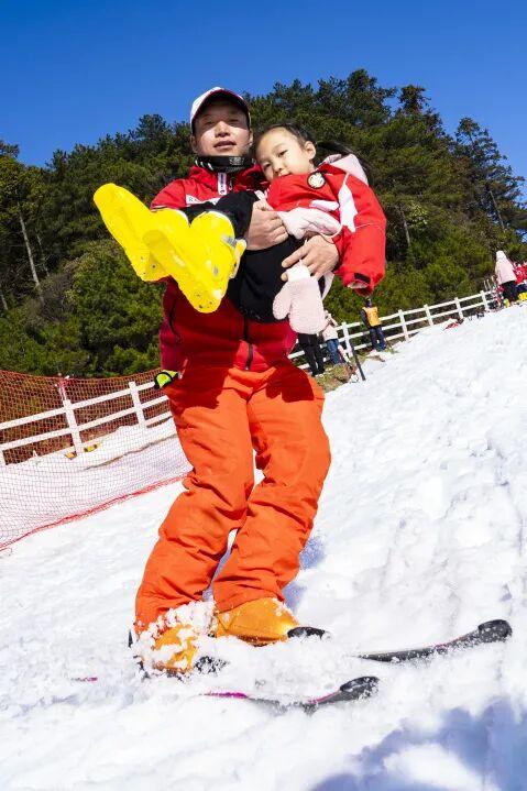 手慢无！明月山滑雪季早鸟票限量开抢，最低198元薅到爽！