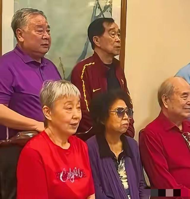 相声界泰斗北京聚会，李国盛坐C位，李金斗 赵炎 石富宽站二排