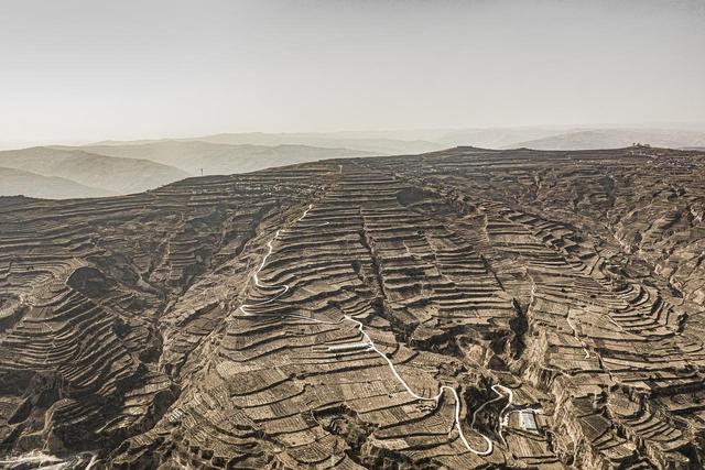 亲情在车轮上流淌 ——载着父母去旅行 黄土高坡