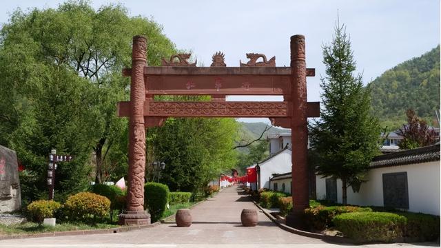 五一走进两当，追寻红色记忆