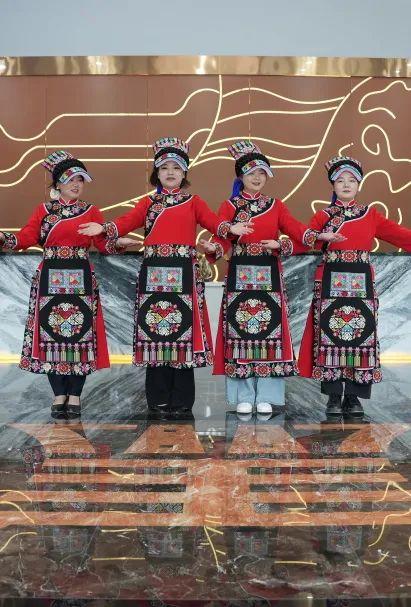 避暑胜地新宠！宁强草川子康养景区开放→