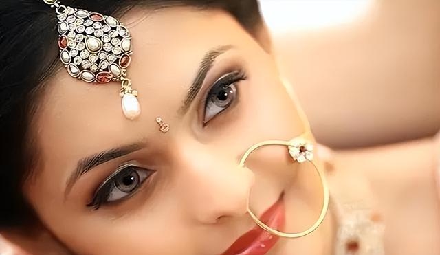 在印度，看到左边鼻子有鼻环的女性，千万不要随意搭讪！