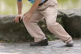 老人腰椎管狭窄，都走不了路了，怎么办？还有机会治好吗？图片