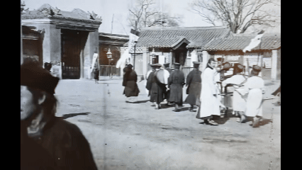 来观中，看中轴线百年变迁→