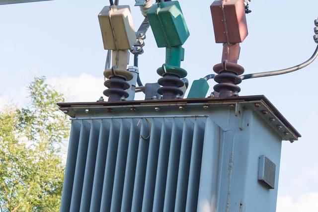 马斯克神预言！全球变压器告急，排队等中国订单，美反因加税被卡