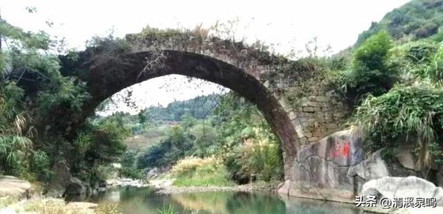 多彩两江，深山里的彩色诗行（散文诗）