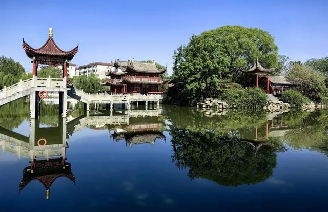 熊文辉：游览许昌