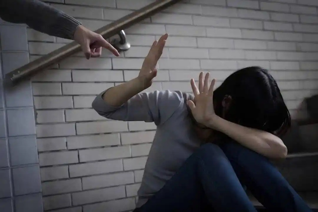 强奸女友坐牢三年未改暴戾，男子复合三月后掐死女友！