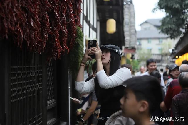 央视推荐!德阳这里彻底火了!好多人周末都在往这里跑