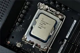 Intel i7-13700KF和AMD R7 7800X3D性能之争，谁更值得入手？图片