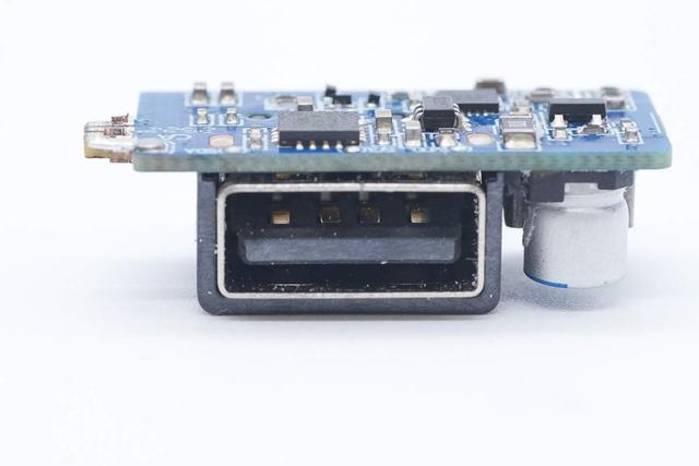 小米120W澎湃秒充+100W PD快充，酷态科10号超级电能充mini拆解