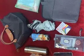 一周捡到30多件失物 公交车上遗失物品这样寻找图片