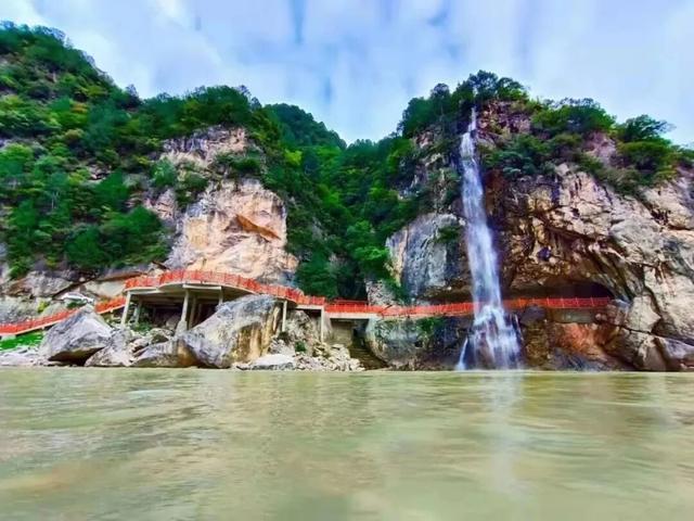 藏不住了！嘉陵镇这份治愈系美景，承包你所有的诗和远方～