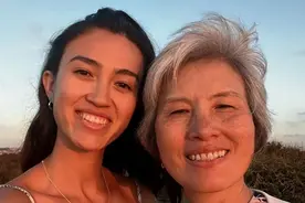 藏不住了！以色列籍女子诺雅和她的母亲李春红，被网友扒个底朝天图片