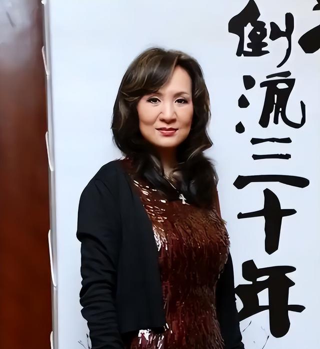 原来早已不是中国籍？事业巅峰远赴美国，被老外“玩腻”晚年回国