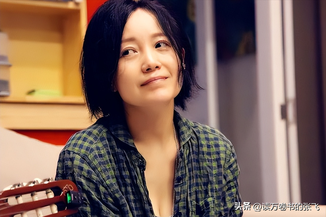 她连上5次春晚，私下却和恩师同居怀孕被骗流产，今57岁依然单身