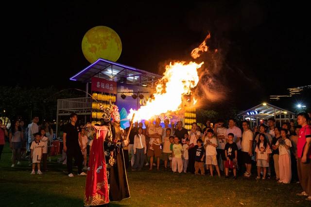 50万人涌向蘇村沙滩，34万人打卡牛肉！高明飘起满城“烟火气”