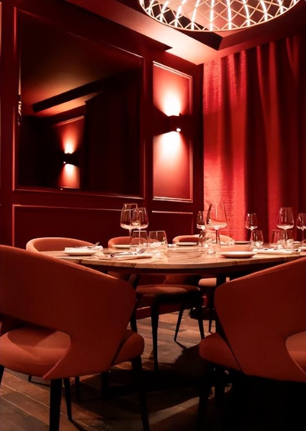 情侣约会还能玩什么？果立方花束、野外露营热度飙升！