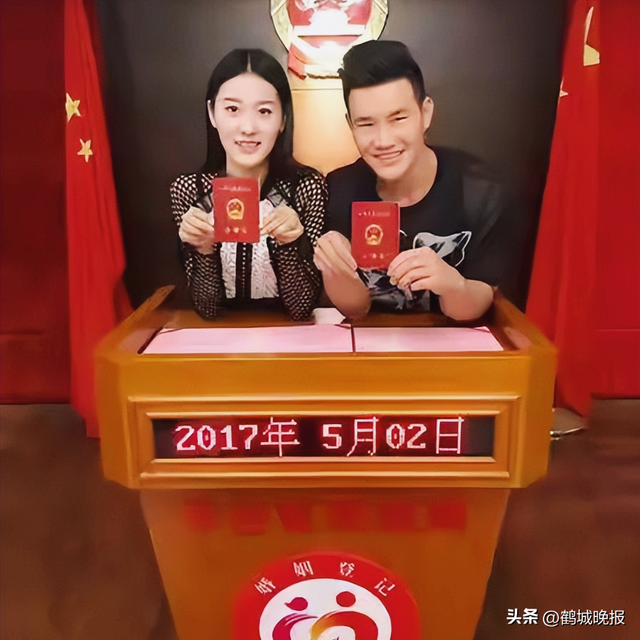 嘎子哥谢孟伟被拘留后，角色换人，妻子删除两人合影，评论区沦陷