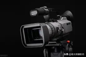 拍摄婚礼视频，现在已经没人用摄像机了图片