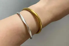 黄金手镯千万别和这5类首饰叠戴！90%都戴错了 小心“毁金”又伤残图片