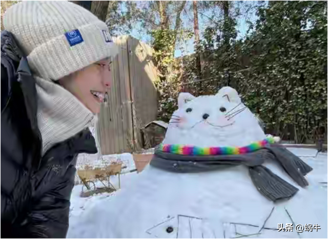 姚晨和儿子在北京别墅堆雪人，儿子土豆越长越帅，院子里都是猫窝