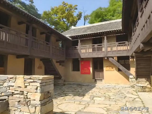 水洪池1470米高山上的翻身仗——一条路凿出希望一片景暖了日子
