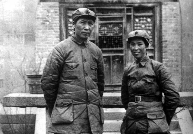 毛主席追悼会上，长女李敏罕见发火质问：我哥哥毛岸成人呢？