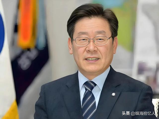 成例外？李在明拒绝出席中国阅兵，王毅挂断电话，留给韩国三连问
