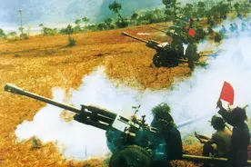 王银章：亲率部队打越军，48岁以师长身份破格授少将，当军长了吗图片