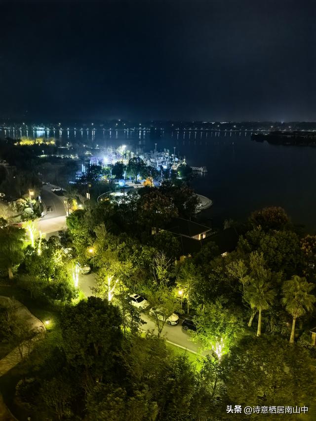 现在越来越流行一种休闲度假游，轻松惬意，拒绝东奔西走！