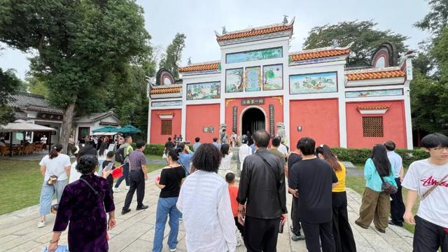 咔嚓！在岳阳，跟全国人民来张“全家福”！