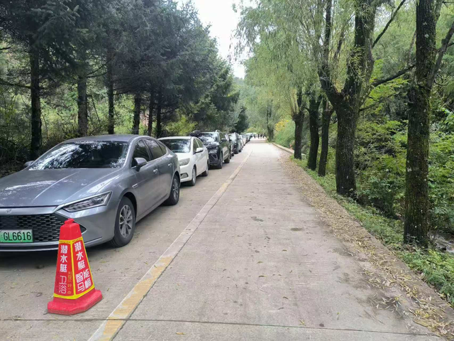 国庆第二天，麦积山迎来长假首轮客流高峰
